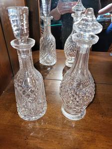 lot 285 image: Vintage Crystal Decanter Set