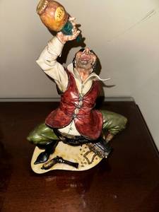 lot 290 image: Canesi Rum Figurine Collectible