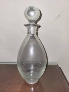 lot 297 image: Clear Glass Decanter with Stopper