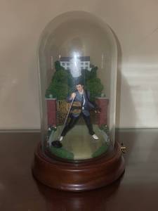 lot 299 image: Vintage Elvis Presley Collectible Figurine Case