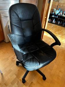 lot 301 image: Black Leather Office Chair