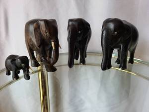 lot 170 image: Hand-Carved Wooden Elephant Set