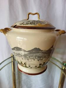 lot 171 image: Vintage Ceramic Soup Tureen
