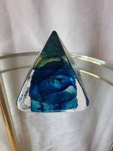 lot 178 image: Murano Glass Pyramid Sculpture