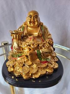 lot 198 image: Gold Buddha Figurine Statue
