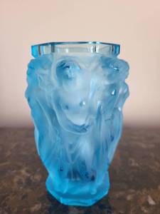 lot 62 image: Blue Frosted Art Glass Vase