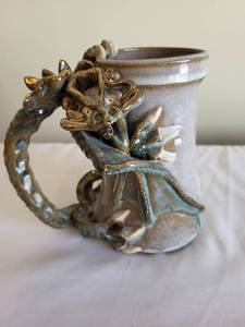 lot 79 image: Dragon Ceramic Mug