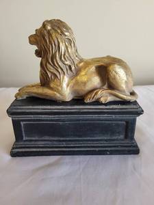 lot 80 image: Gold Lion Decorative Statue