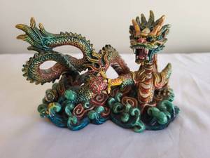 lot 83 image: Ceramic Dragon Statue Figurine