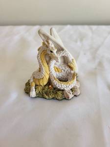 lot 89 image: Dragon Figurine Cream Gold Collectible