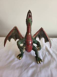 lot 92 image: Vintage Green Dragon Figurine