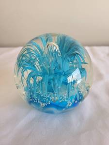 lot 94 image: Blue Art Glass Paperweight