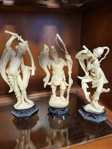 lot 119 image: Set of 3 Carved Figurine Statues
