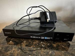 lot 70 image: Sony Blu-ray Player 4K UHD 3D
