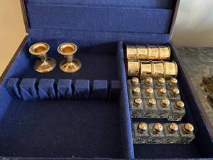 lot 71 image: Vintage Tabletop Set
