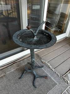 lot 308 image: Vintage Cast Iron Sundial Birdbath