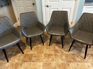 lot 2 image: Set of 4 Gray Modern Dining Chairs