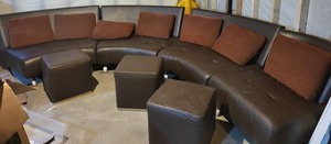 lot 18 image: Modern Modular Sectional Sofa Set