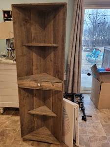 lot 21 image: Rustic Wooden Corner Shelf Unit