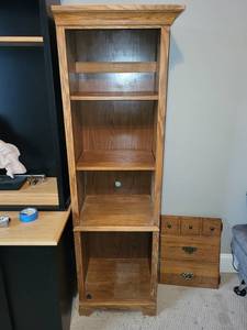 lot 30 image: Wooden bookshelf