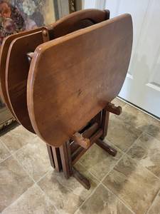 lot 212 image: Vintage Wooden TV Trays with Stand