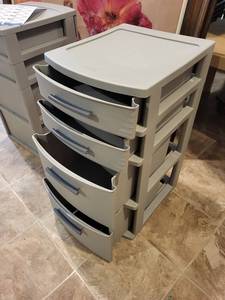 lot 213 image: Sterilite Plastic Storage Drawers