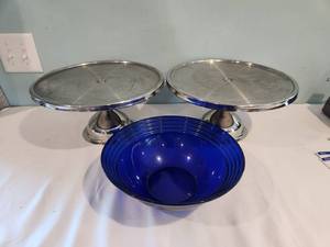 lot 46 image: 2 Steel Cake Stands & Cobalt Glass Bowl