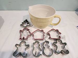 lot 48 image: Holiday Mixing Bowl & Cookie Cutters Set