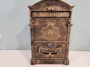 lot 52 image: Vintage Italian Style Wall Mailbox