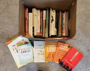 lot 97 image: Inspirational & Religious Book Bundle