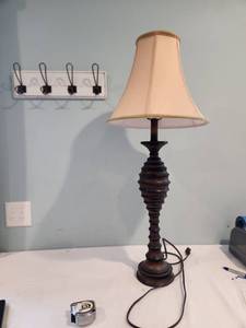 lot 101 image: Elegant Tapered Table Lamp