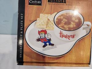 lot 110 image: Nebraska Huskers Snack Set