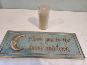 lot 118 image: Decorative Sign & Scented Candle Set