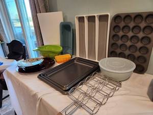 lot 130 image: Kitchen Essentials Bundle Set