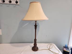 lot 169 image: Vintage Style Table Lamp with Shade