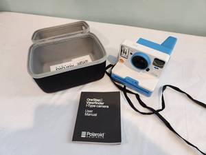 lot 172 image: Polaroid OneStep 2 Instant Camera