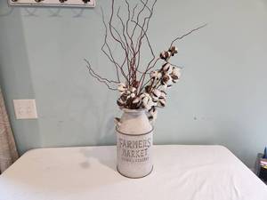 lot 173 image: Farmhouse Galvanized Vase with Faux Cotton