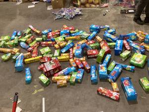 lot 615 image: LOT OF Different Size Great Value Ziplock Bags
