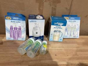 lot 393 image: LOT OF Dr.Browns Baby Items