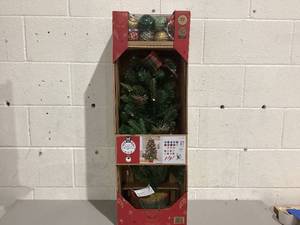 lot 499 image: Members Mark 32 Pre-Lit Tree Decorating Kit