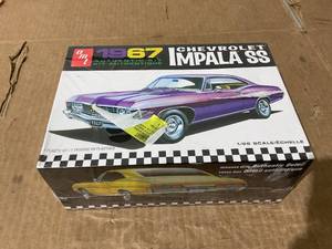 lot 287 image: AMT 981 1967 Chevrolet Impala SS 125 Scale Plastic Model Kit