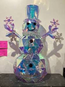 lot 649 image: Members Mark 6 Pre-Lit Prismatic Snowman