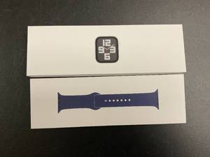lot 35 image: Apple Watch SE (2nd Gen) GPS 40mm Smartwatch with Silver Aluminum Case MXED3LLA