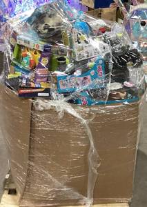 lot 100 image: Wholesale Pallet of Miscellaneous Toys