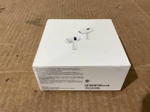 lot 323 image: Apple AirPods Pro 2