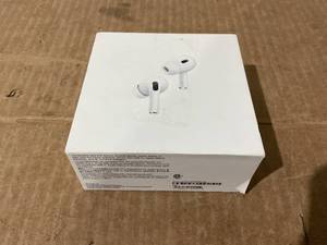 lot 325 image: Apple AirPods Pro 2