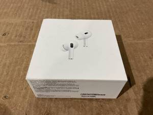 lot 332 image: Apple AirPods Pro 2