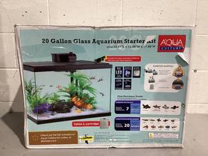 lot 540 image: Aqua Culture Glass 20 Gallon Aquarium Starter Kit