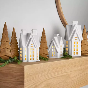 lot 650 image: 7PCS Members Mark Pre-Lit Holiday Village
