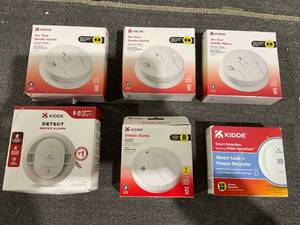 lot 207 image: LOT OF Kidde Smoke Alarms
